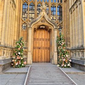 fwthumb    ceremony-floral-arch-bodleian-library-oxford-wedding.jpg